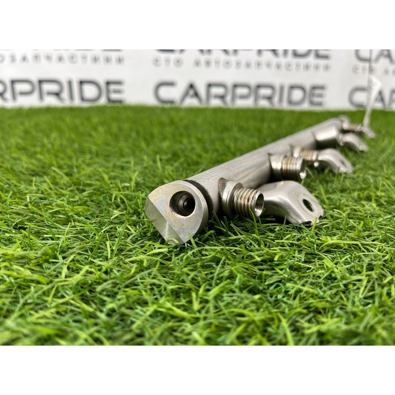 Топливная рампа (топливная система) BMW 5-series F10 2011 N63B44 13537547599