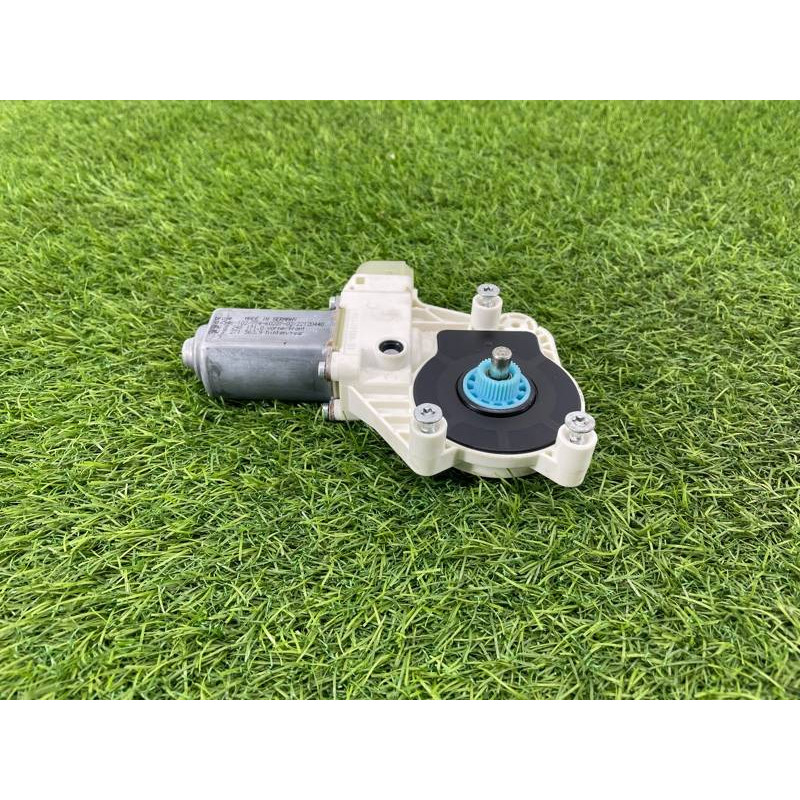 Мотор стеклоподъемника (электрика) BMW 5-series F10 2011 N63B44 51337271563