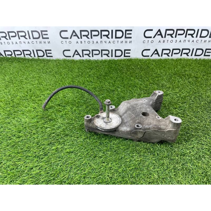 Кронштейн генератора (кронштейны двигателя) LAND ROVER Range Rover P38 1996 4.6 Lucas ERR4292