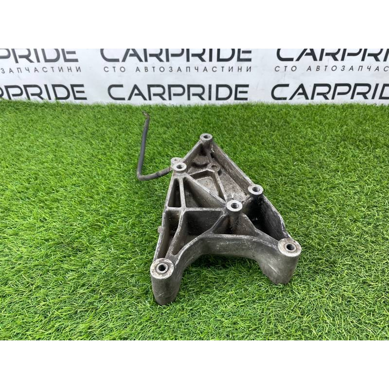 Кронштейн генератора (кронштейны двигателя) LAND ROVER Range Rover P38 1996 4.6 Lucas ERR4292