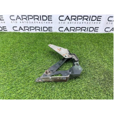 Петля капота