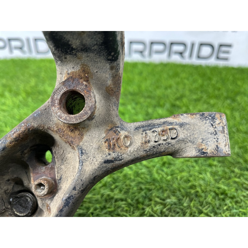 Цапфа подвески (подвеска) Volkswagen Golf 1K 2004 2.0 BKD