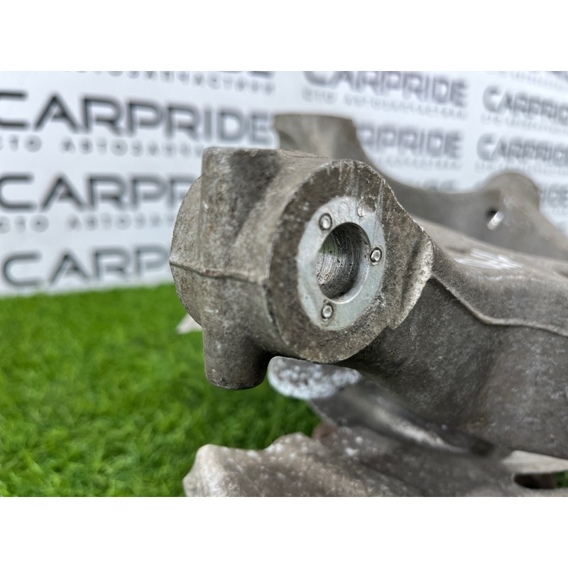 Цапфа підвіски (підвіска) BMW 5-series F10 2013 N63B44 33326793769