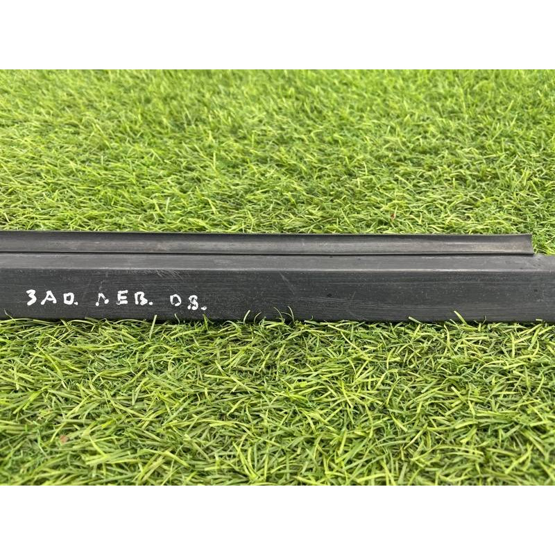 Молдинг стекла (кузов и элементы) LAND ROVER Range Rover P38 1996 4.6 Lucas ALR6333