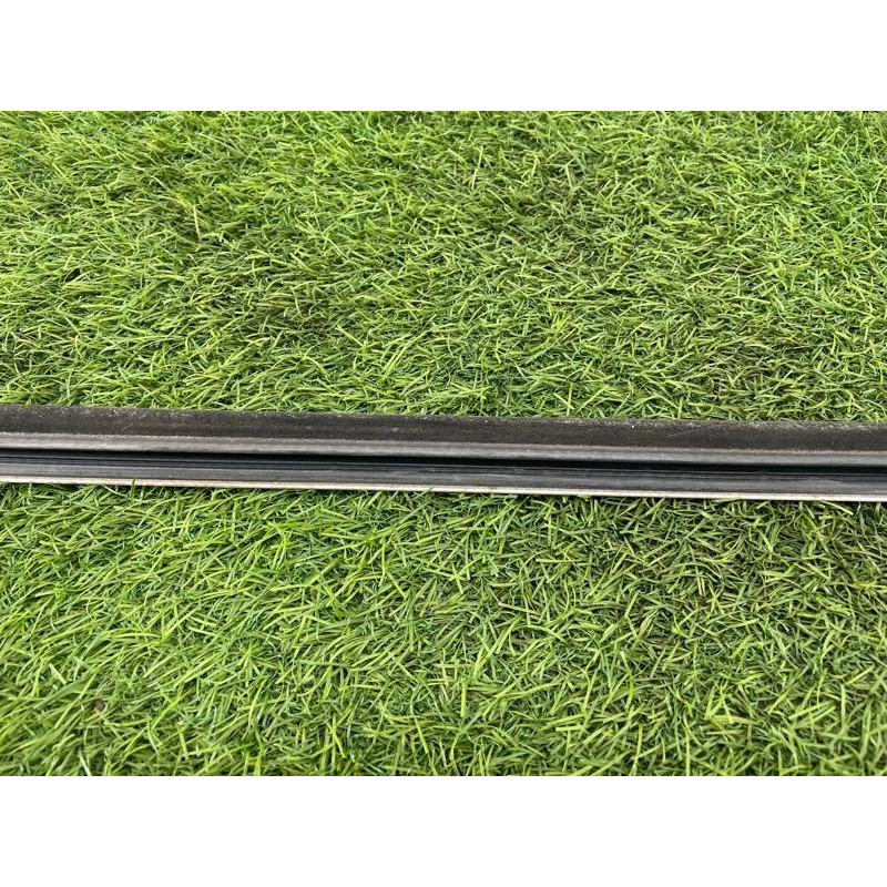 Молдинг стекла (кузов и элементы) PEUGEOT 607 1 2002 3.0i V6 9334J8