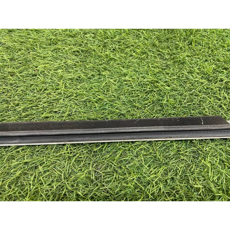 Молдинг стекла (кузов и элементы) PEUGEOT 607 1 2002 3.0i V6 9334J8