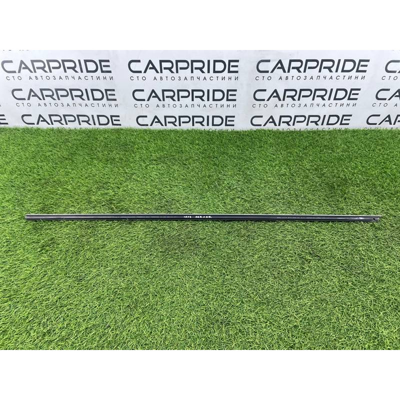 Молдинг скла (кузов і елементи) BMW 3-series E93 2010 3.0 N52 51337173551