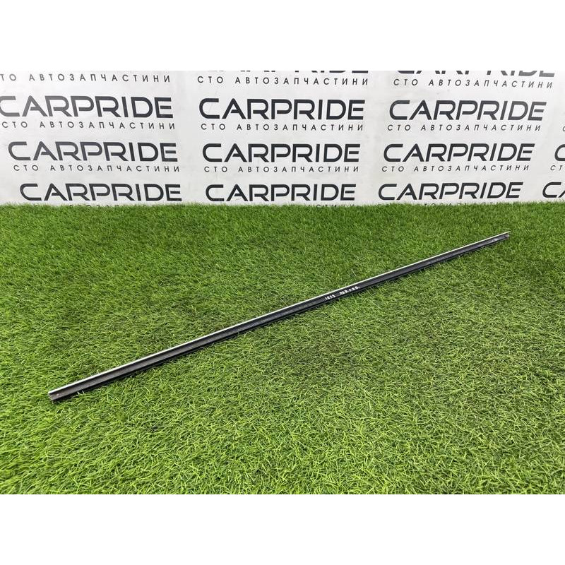 Молдинг скла (кузов і елементи) BMW 3-series E93 2010 3.0 N52 51337173551