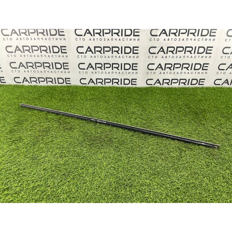 Молдинг скла (кузов і елементи) BMW 3-series E93 2010 3.0 N52 51337173551