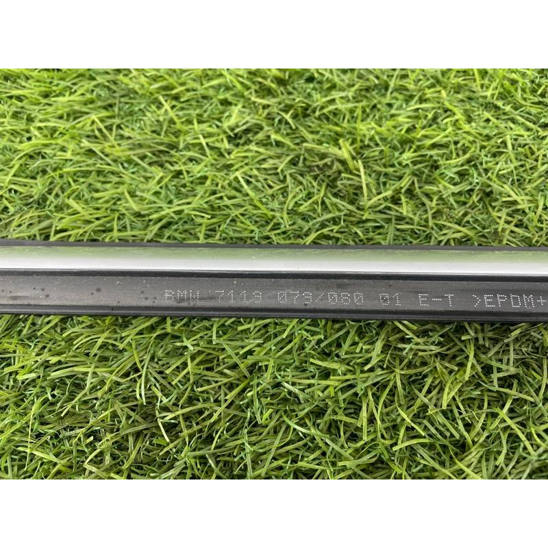 Молдинг скла (кузов і елементи) BMW 3-series E93 2010 3.0 N52 51337173551