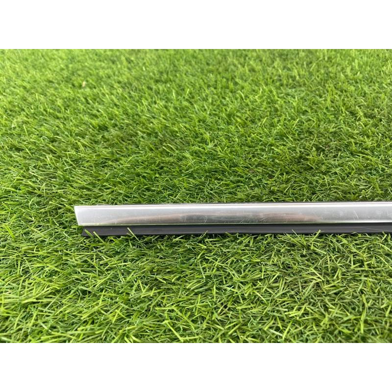 Молдинг скла (кузов і елементи) BMW 3-series E93 2010 3.0 N52 51337173551