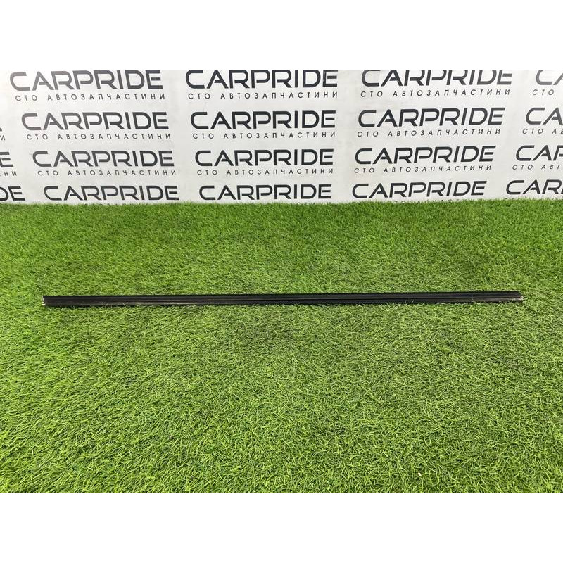 Молдинг скла (кузов і елементи) BMW 3-series E93 2010 3.0 N52 51337173551