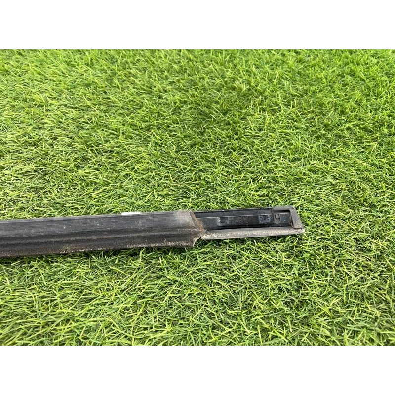 Молдинг стекла (кузов и элементы) Mercedes-Benz E-class W211 2006 3.2 M112.946 A2117200124