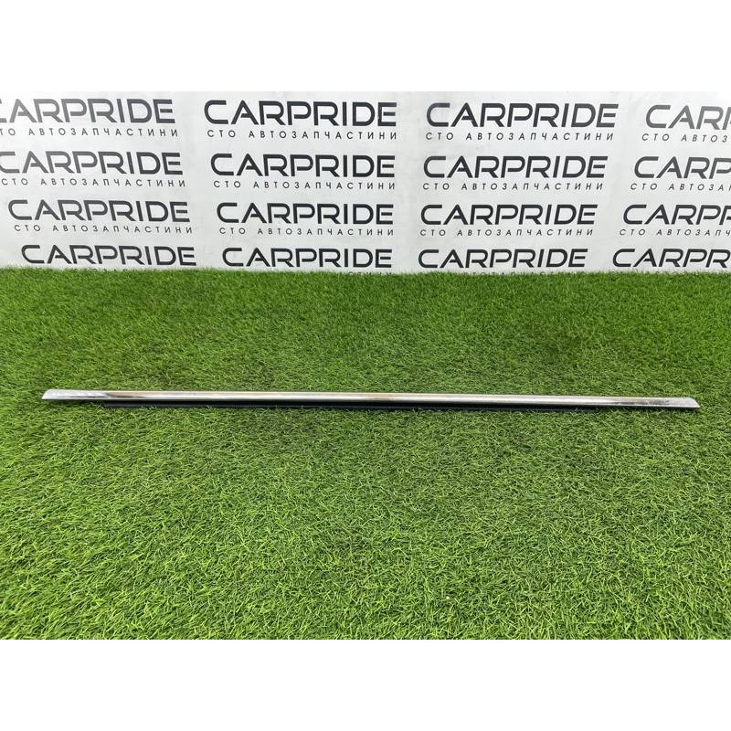 Молдинг стекла (кузов и элементы) Hyundai Sonata YF 832103S000