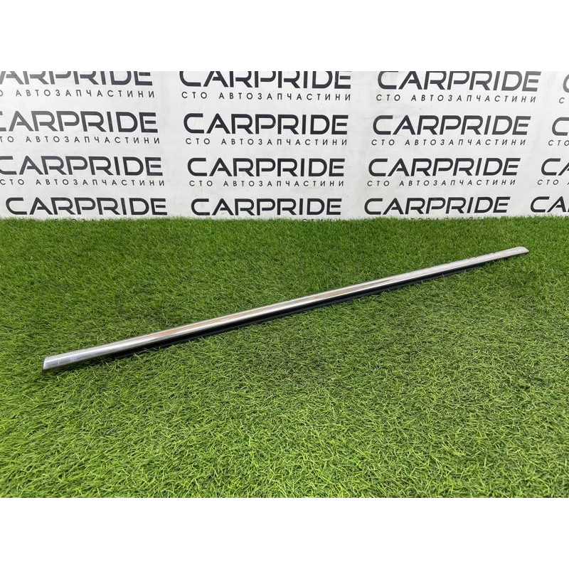 Молдинг стекла (кузов и элементы) Hyundai Sonata YF 832103S000