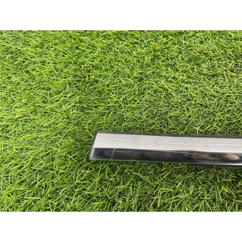 Молдинг стекла (кузов и элементы) Hyundai Sonata YF 832103S000