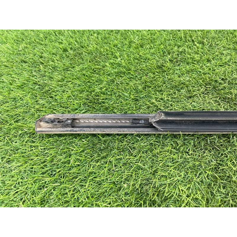 Молдинг стекла (кузов и элементы) Hyundai Sonata YF 832103S000