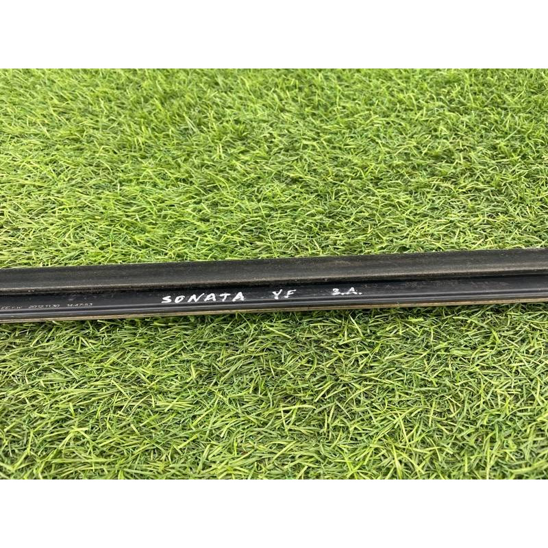 Молдинг стекла (кузов и элементы) Hyundai Sonata YF 832103S000