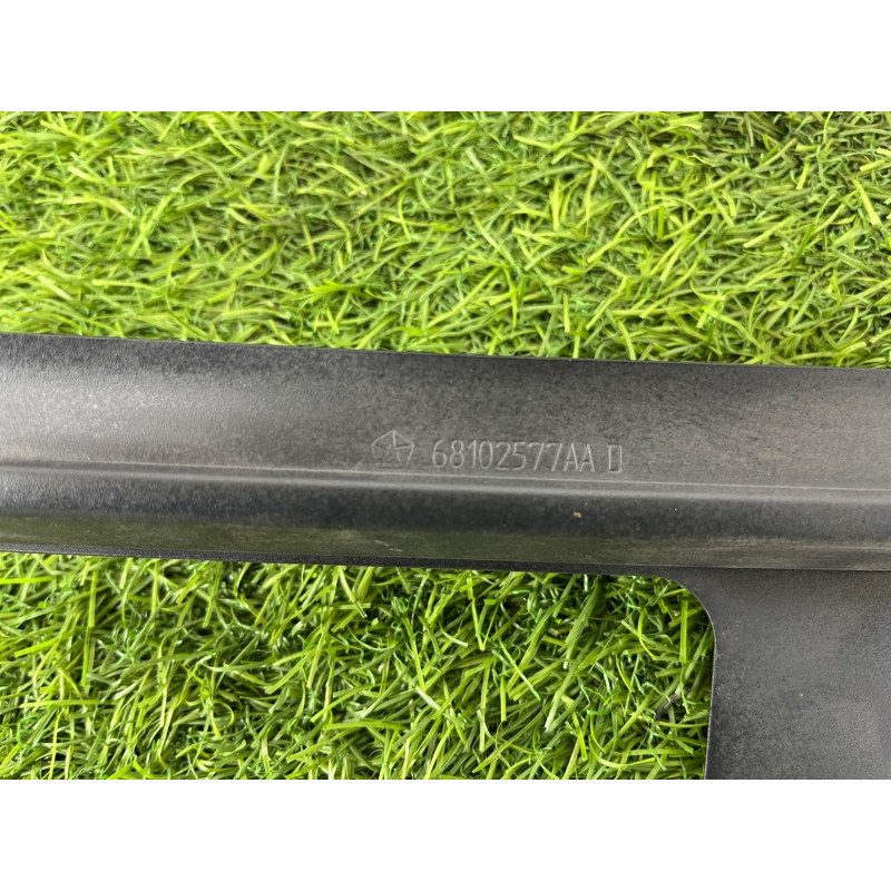 Бічна накладка двері (кузов і елементи) Jeep Cherokee Trailhawk 2014 2.4 68102577AA