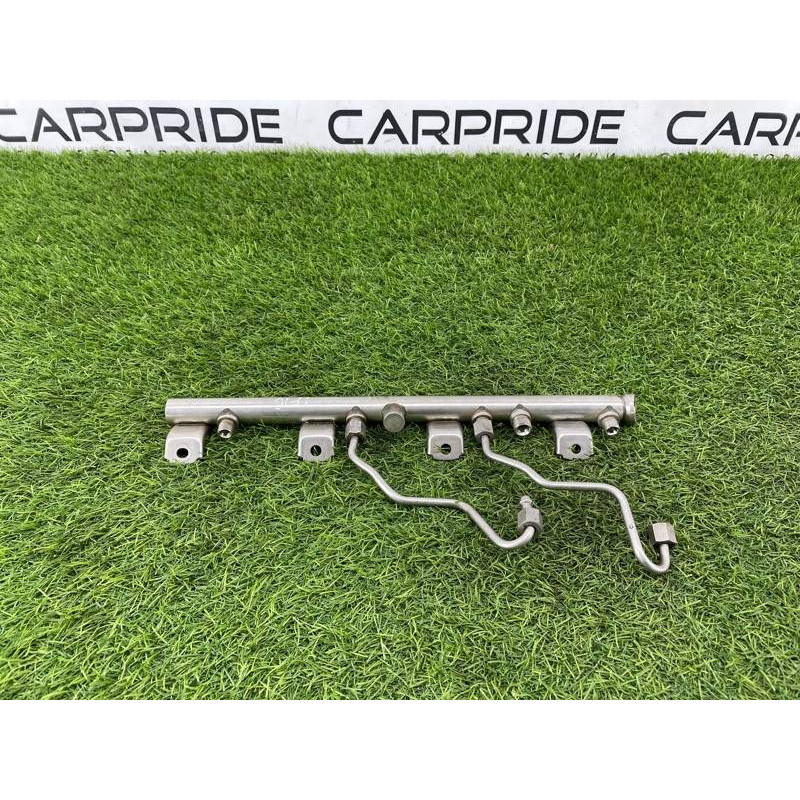 Топливная рампа (топливная система) BMW 5-series F10 2013 N63B44 13537547600