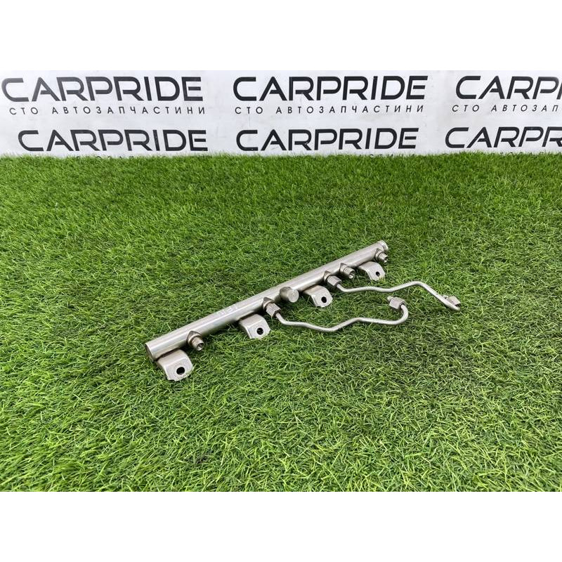 Топливная рампа (топливная система) BMW 5-series F10 2013 N63B44 13537547600