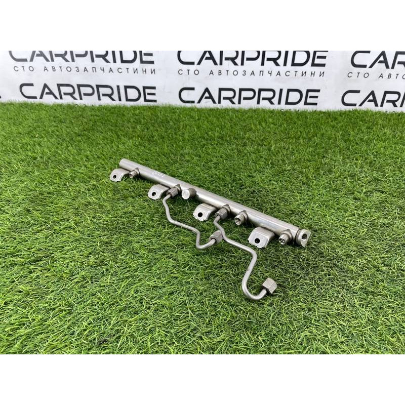 Топливная рампа (топливная система) BMW 5-series F10 2013 N63B44 13537547600