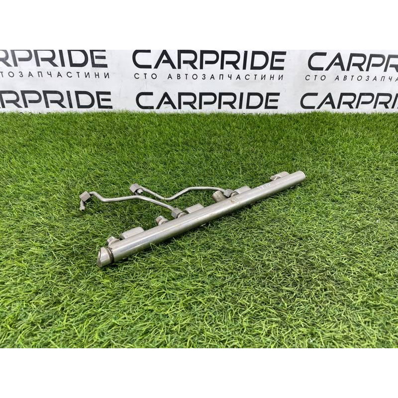 Топливная рампа (топливная система) BMW 5-series F10 2013 N63B44 13537547600