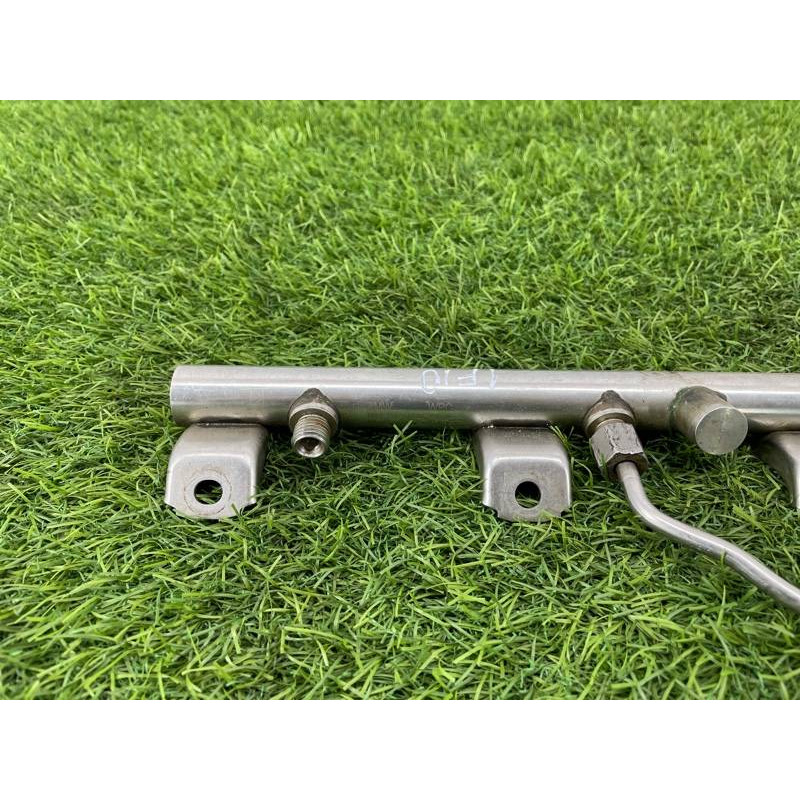 Топливная рампа (топливная система) BMW 5-series F10 2013 N63B44 13537547600