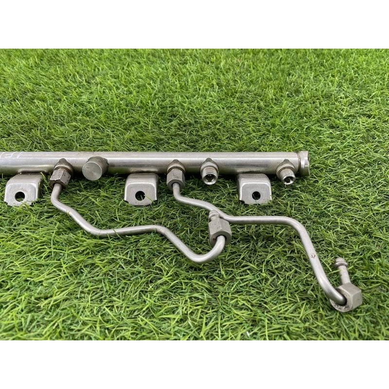 Топливная рампа (топливная система) BMW 5-series F10 2013 N63B44 13537547600