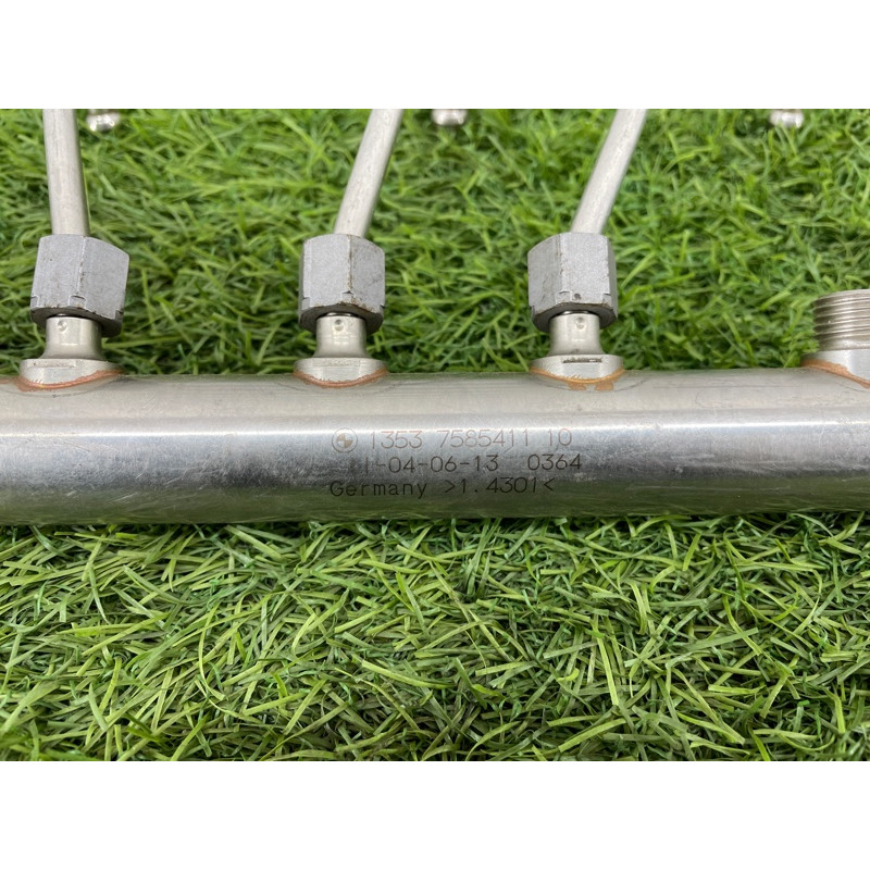 Паливна рампа (паливна система) BMW 3-series F30 2013 N26B20 13537585411