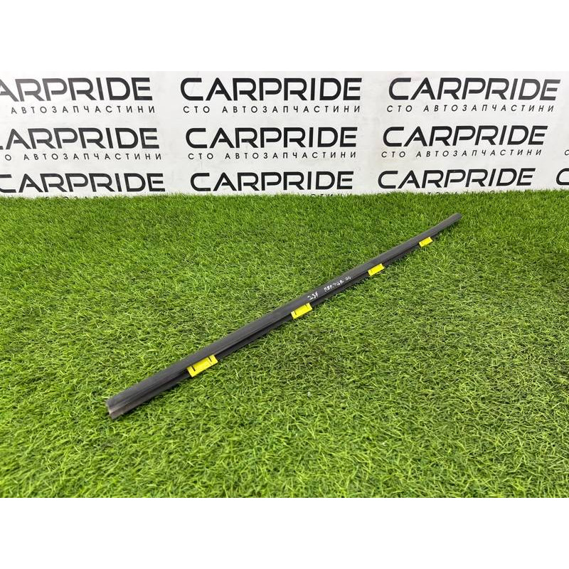 Молдинг стекла (кузов и элементы) Hyundai Santa Fe SM 2005 2.0 8221026000