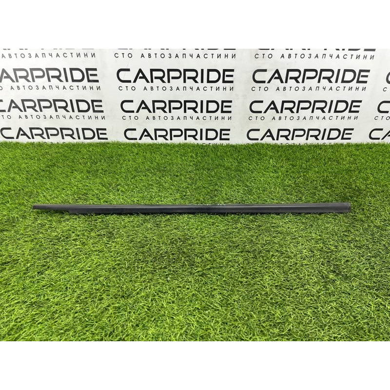 Молдинг стекла (кузов и элементы) Hyundai Santa Fe SM 2005 2.0 8221026000