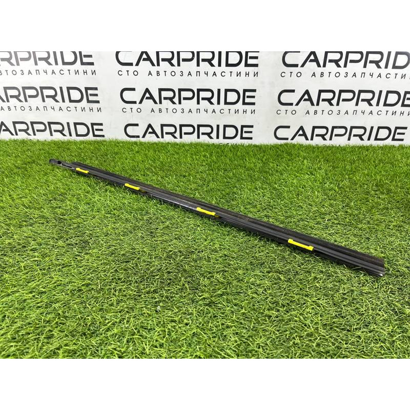 Молдинг стекла (кузов и элементы) Hyundai Santa Fe SM 2005 2.0 8221026000