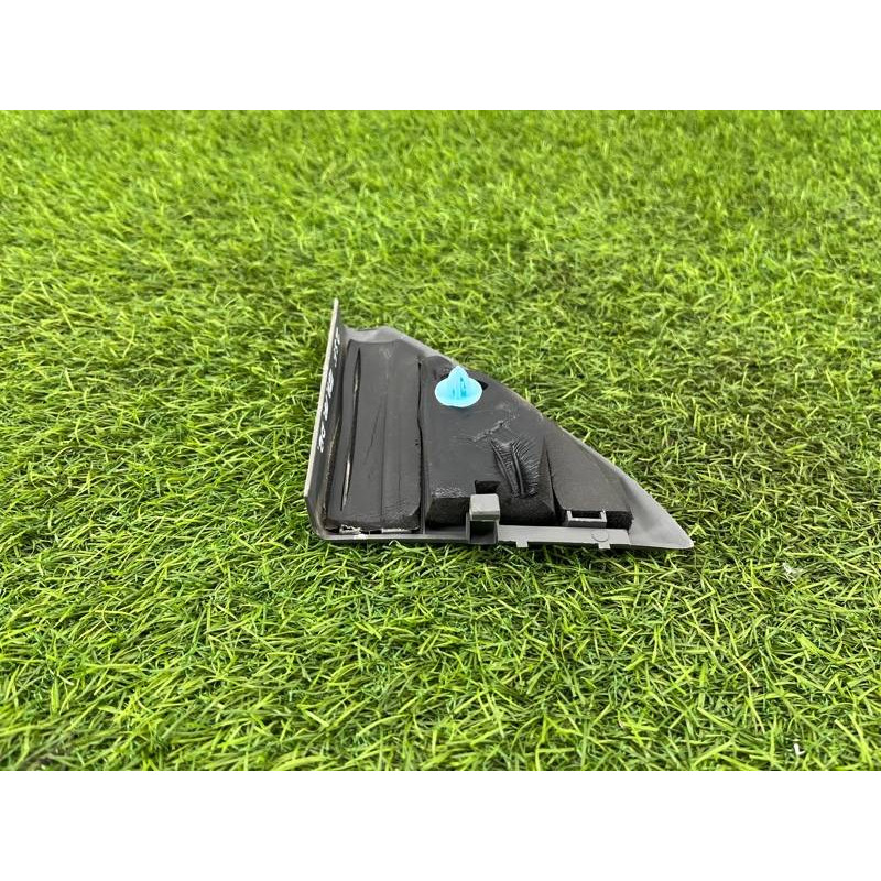 Молдинг двери (уголок) внутренний (кузов и элементы) Hyundai Santa Fe SM 2005 2.0 8766026000YD