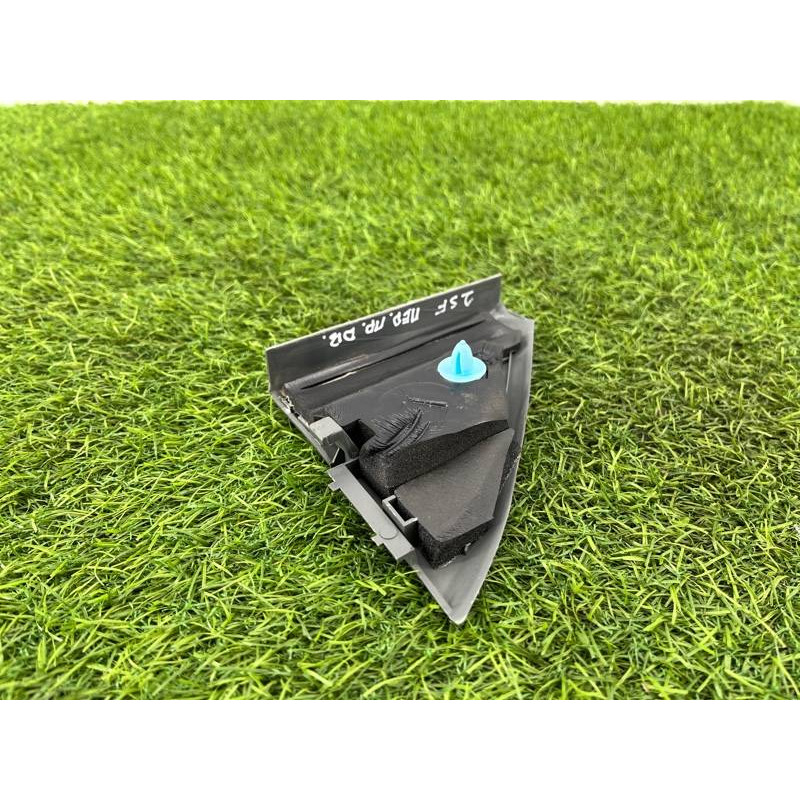 Молдинг двери (уголок) внутренний (кузов и элементы) Hyundai Santa Fe SM 2005 2.0 8766026000YD