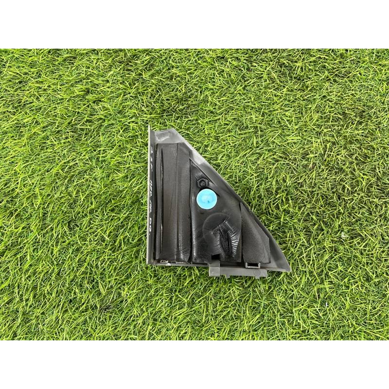 Молдинг двери (уголок) внутренний (кузов и элементы) Hyundai Santa Fe SM 2005 2.0 8766026000YD