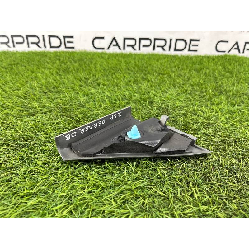 Молдинг двери (уголок) внутренний (кузов и элементы) Hyundai Santa Fe SM 2005 2.0 8765026000YD