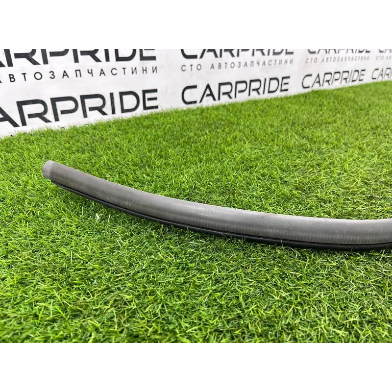 Уплотнитель (кузов и элементы) Hyundai Santa Fe SM 2005 2.0 8211026000YD