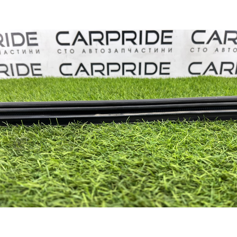 Уплотнитель (кузов и элементы) Hyundai Santa Fe SM 2005 2.0 8211026000YD