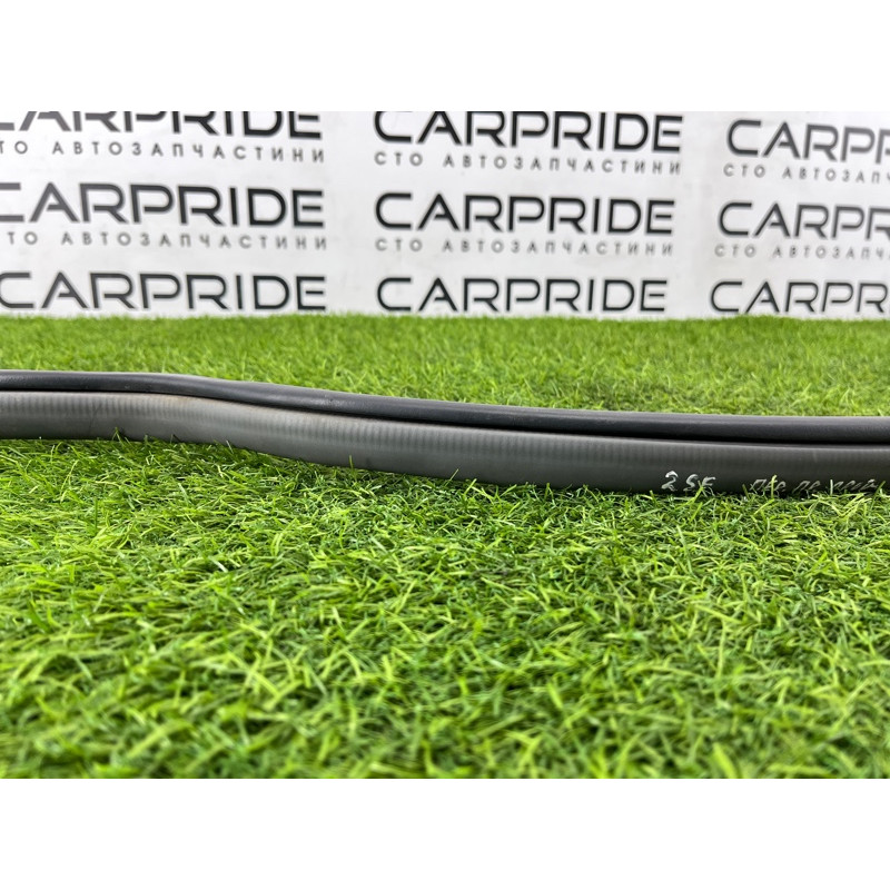 Уплотнитель (кузов и элементы) Hyundai Santa Fe SM 2005 2.0 8212026000YD