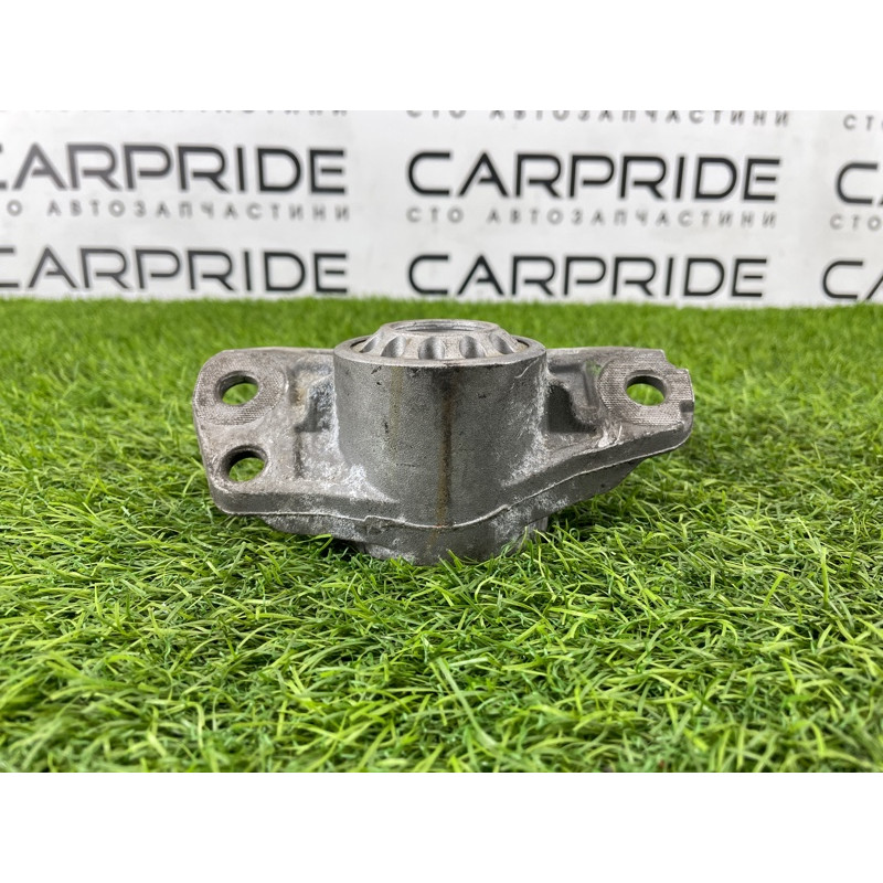 Опора стойки (подвеска) Volkswagen Passat B8 2016 1.8 3C0513353E