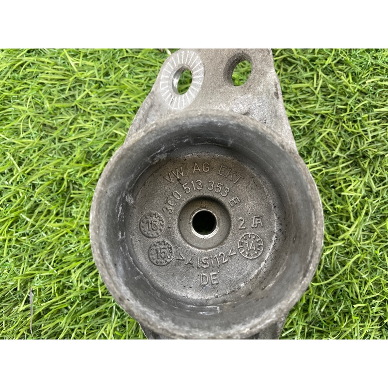 Опора стойки (подвеска) Volkswagen Passat B8 2016 1.8 3C0513353E