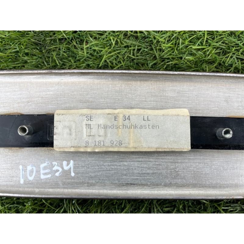 Декоративная накладка торпедо (салон) BMW 5-series E34 51458181928