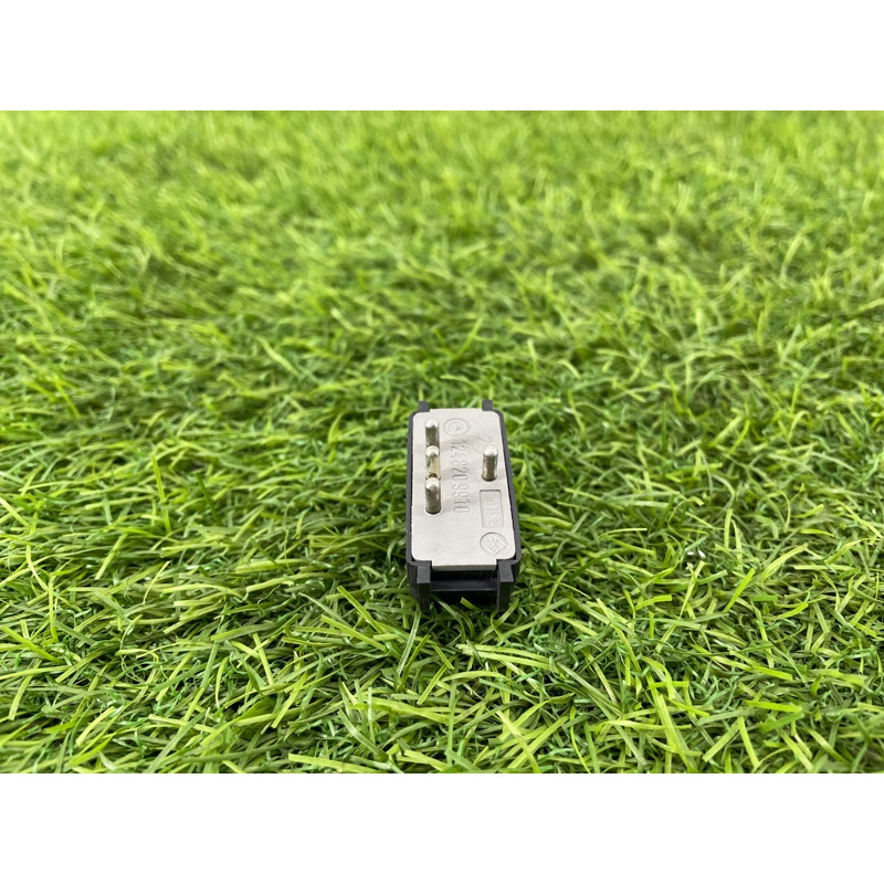 Кнопка подголовников (электрика / кнопки) Mercedes-Benz E-class W124 1990 3.2 A1248209910