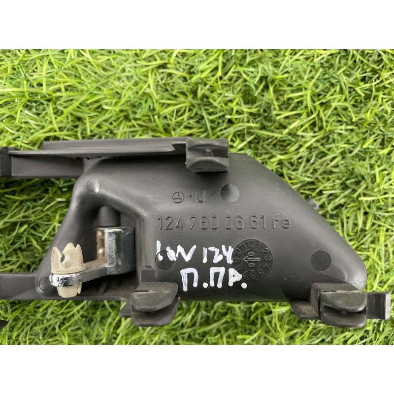 Ручка дверей внутрішня (салон) Mercedes-Benz E-class W124 1990 3.2 A1247600661