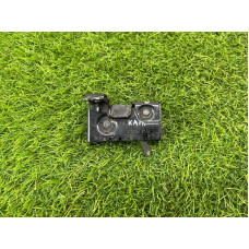 Замок капота