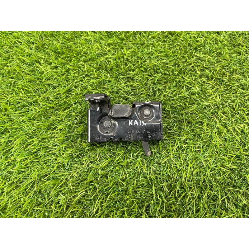 Замок капота (кузов и элементы) Mercedes-Benz E-class w212 2013 2.2 CDI A2128800160