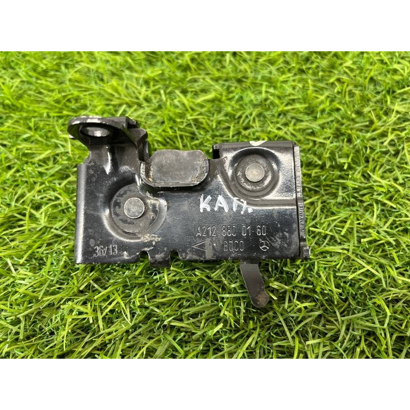 Замок капота (кузов и элементы) Mercedes-Benz E-class w212 2013 2.2 CDI A2128800160