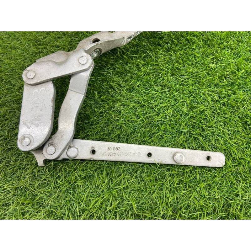 Петля капота (кузов и элементы) Mercedes-Benz C-class W203 1.8 M111.951 A2038800428