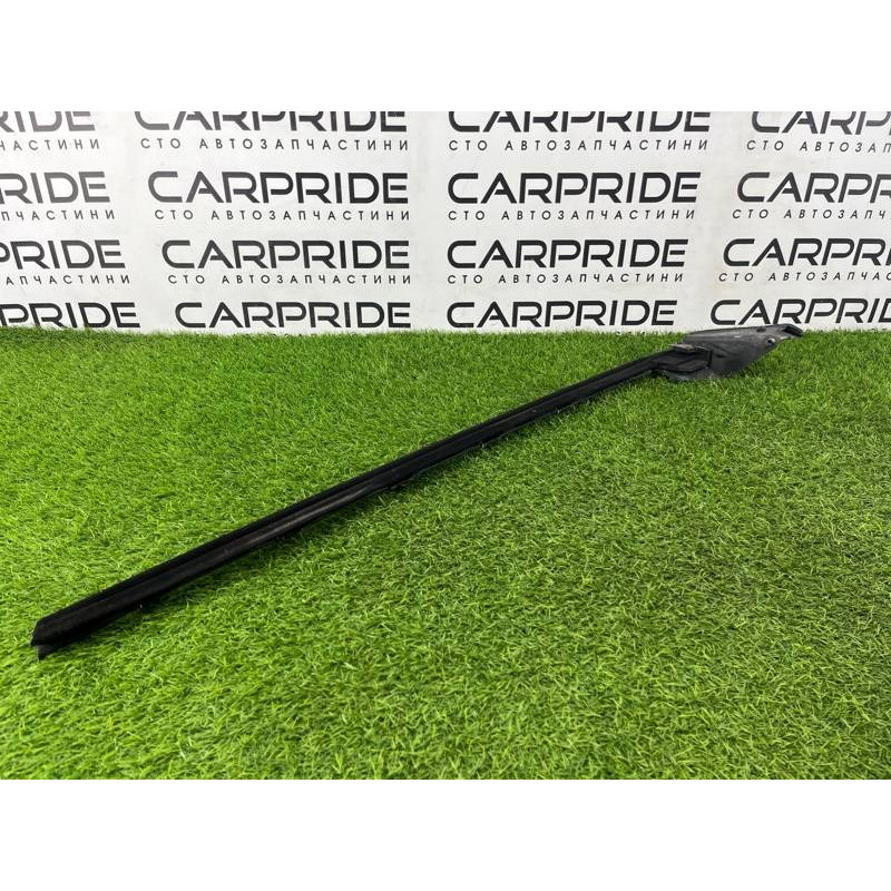 Внутрішній молдинг скла (зовнішні елементи кузова) BMW 3-series E93 2010 3.0 N52 51337187083